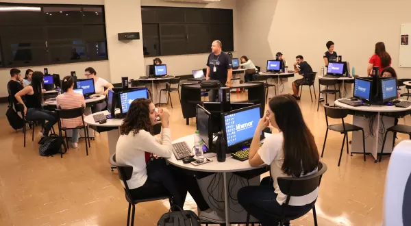 Tecnologia da Informação da Unimar: Habilidades desenvolvidas desde os primeiros dias de aula garantem oportunidades de destaque no mercado de trabalho 