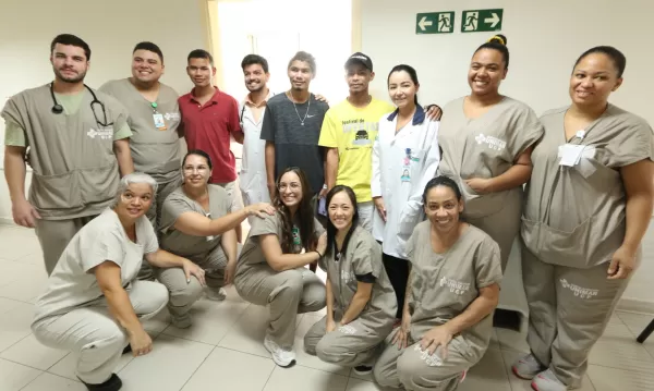 Últimos pacientes da tragédia com ônibus na BR-153 recebem alta e agradecem atendimento no HBU 