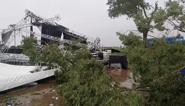 Tempestade derruba estrutura de festa universitária e provoca tragédia