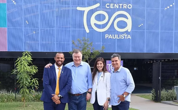 Dani Alonso e Capitão Augusto visitam unidade modelo do Centro TEA Marília