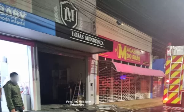 Loja de roupas é atingida por incêndio na zona sul de Marília