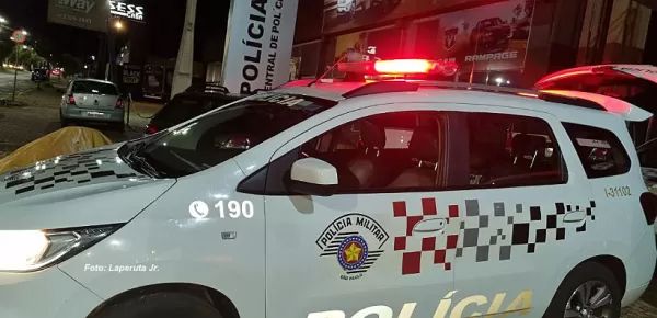 Mulher chama policial militar de 