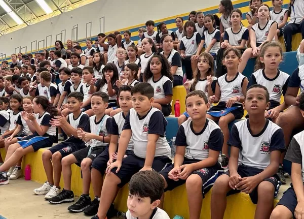 Gincana do "Dia D contra a Dengue" em Marília reúne cerca de 200 alunos 