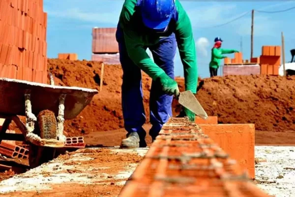 Empresa oferece 20 vagas para a construção civil. É um dos destaques do PAT/Marília