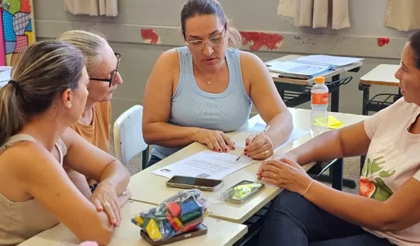 Educação infantil ganha reforço com formação sobre tecnologia em Quintana