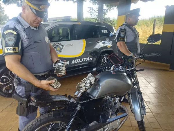Polícia Rodoviária apreende moto "´preparada" para o tráfico de drogas