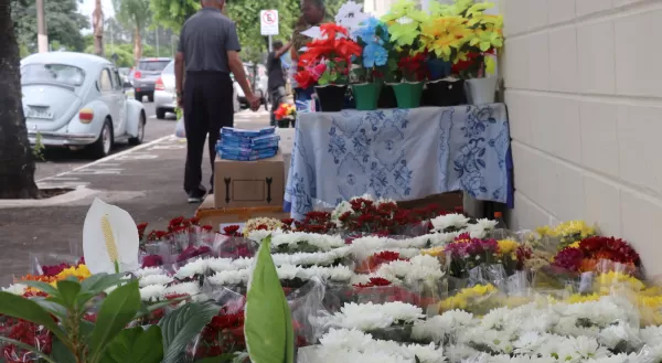 Prefeitura realiza cadastro de ambulantes para atuação no Dia de Finados em Marília