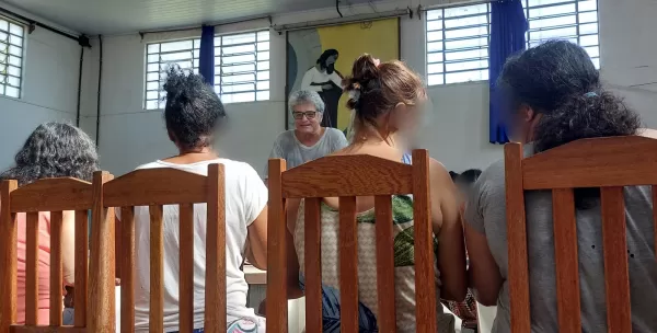 Renomado artista plástico faz trabalho voluntário e inédito com pacientes do HEM