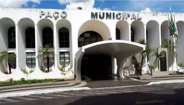 Novo golpe digital faz notificação falsa de irregularidades em nome da Prefeitura