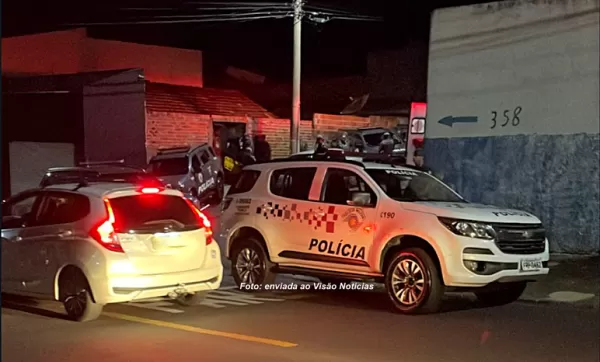 Rapaz reage a prisão e morre ao ser atingido por quatro tiros em Marília