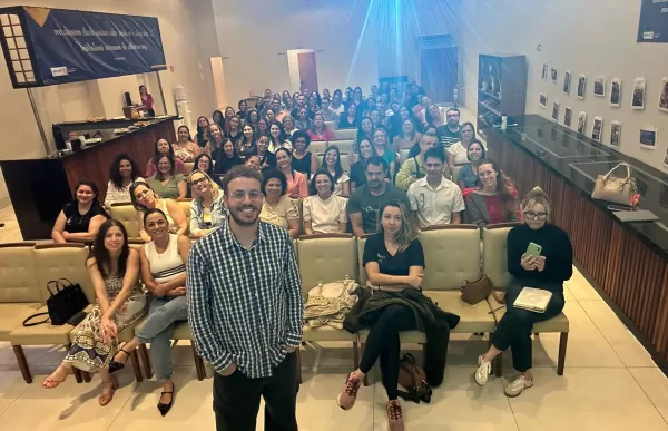 Parceria entre Unimar e Prefeitura impulsiona o uso de Inteligência Artificial na rede básica de ensino