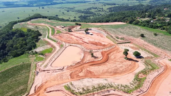Beach Club em Marília: obras do Praia do Valle avançam e criam platôs que respeitam a natureza