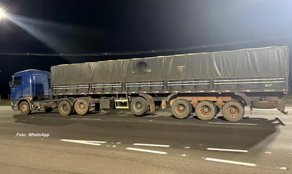 Carreta envolvida em desvios de carga é apreendida próximo a Marília