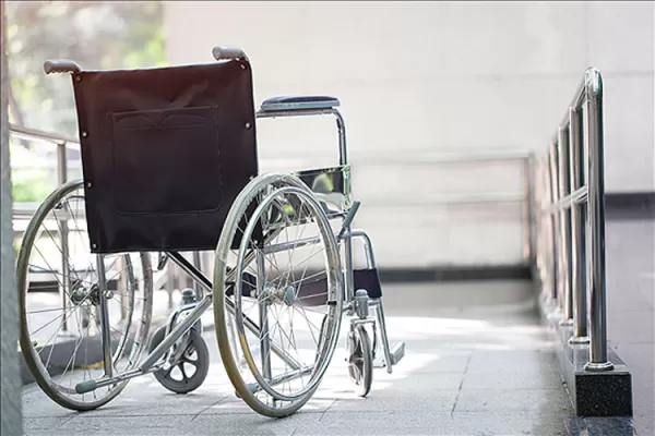 Justiça decide que escolas de Marília são obrigadas a ter manter cadeiras de rodas 