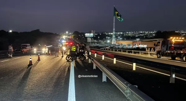 Sol ofusca motorista de caminhão que causa acidente com morte em Marília