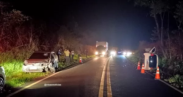 Acidente envolvendo veículo de Prefeitura deixa três pessoas feridas