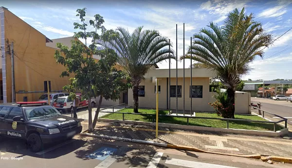 Delegado passa por local no exato momento de tentativa de homicídio
