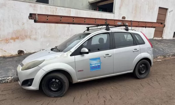 Pai e filho usam nome de empresa de telefonia para furtar cabos e acabam presos pela PM 