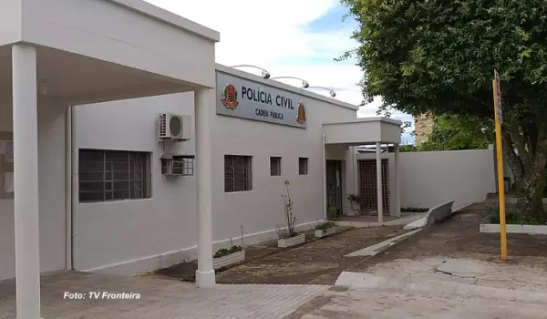 Homem acusado duas vezes por estupro é encontrado morto em cadeia
