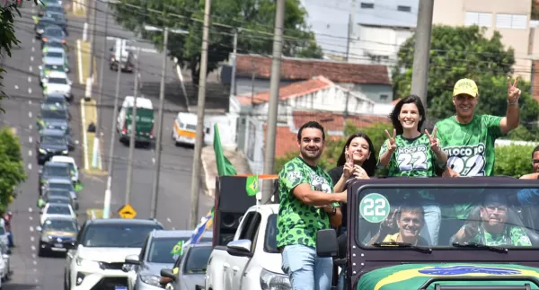 Bloco 22! Dani Alonso e Capitão Augusto participam de megacarreata por Flávio Bolsonaro em Marília