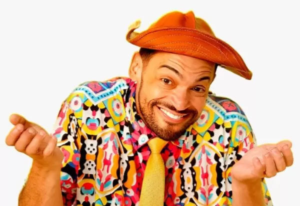 Humorista Matheus Ceará se apresenta em Marília com o show “Desculpa eu ter vindo”