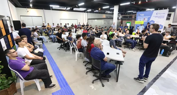 Curso de Inteligência Artificial da Unimar se consolida como referência nacional em inovação e formação tecnológica