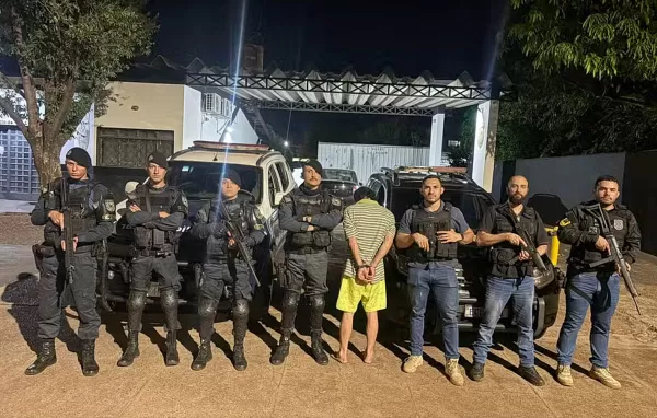 Homem suspeito de matar e enterrar companheira em quintal na região é preso pela polícia