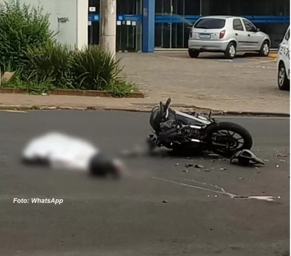 Motociclista morre ao ser atingido por ônibus na zona sul de Marília