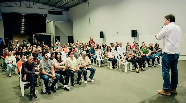 População da zona Oeste apresenta pedidos e sugestões a Vinicius Camarinha