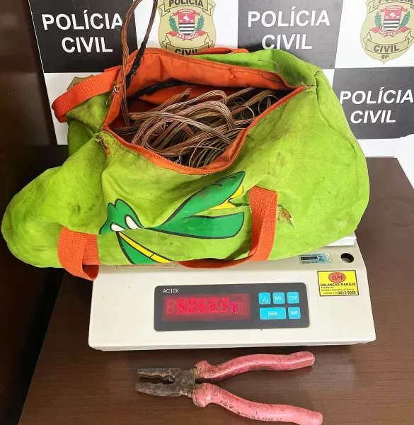 Homem acusado de dezenas de furtos de fios é preso novamente