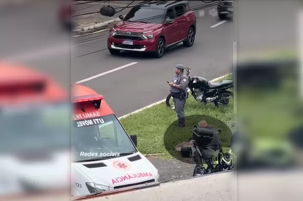 Motociclistas batem em placas de sinalização. Um morre e outro fica gravemente ferido