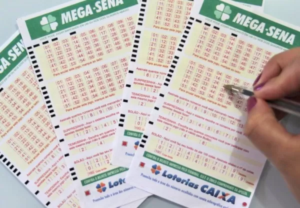 Mega-Sena tem 5.124 apostas premiadas, mas nenhuma com seis dezenas