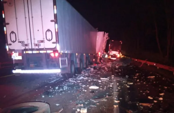 Identificada vítima que morreu em acidente envolvendo carretas  