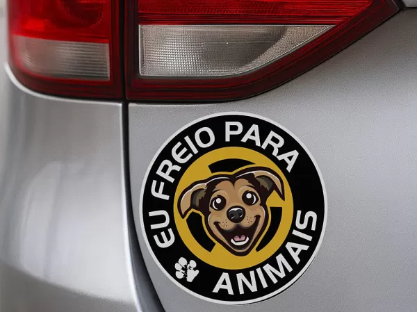 "Eu Freio para Animais": selo com a carinha do Pituco busca conscientizar motoristas e fortalecer a causa animal em Marília