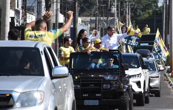 Dani Alonso e Capitão Augusto fazem carreata na Zona Sul e Centro