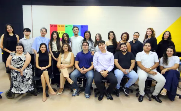 Alunos de Direito da Unimar lançam livro sobre experiências da graduação