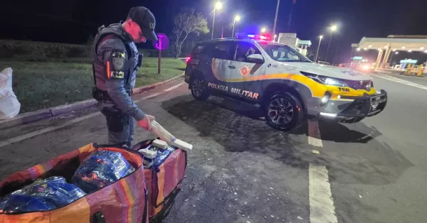 Polícia Rodoviária prende bolivianos transportando pasta base de cocaína e folhas de coca