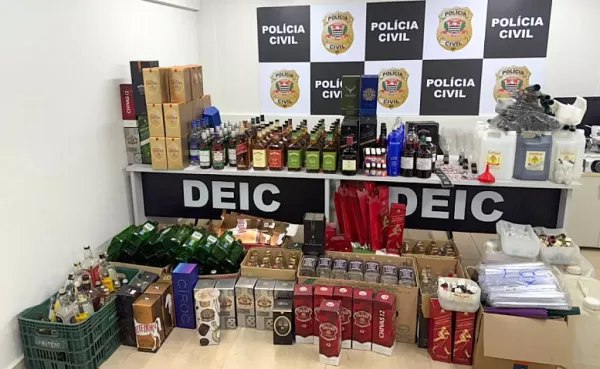 Polícia Civil fecha fábrica clandestina de bebidas