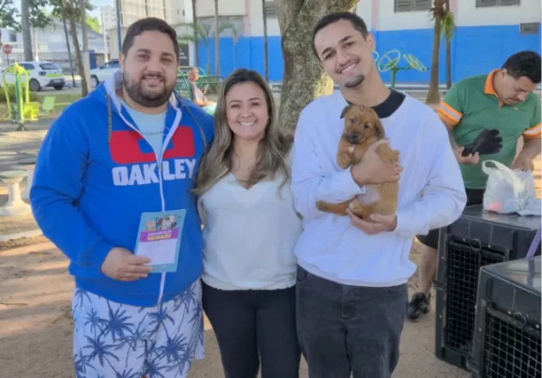 Feira de adoção garante novos lares para cães e gatos em Marília