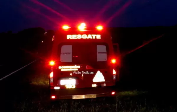 Distração ao volante provoca acidente envolvendo resgate dos Bombeiros em Marília