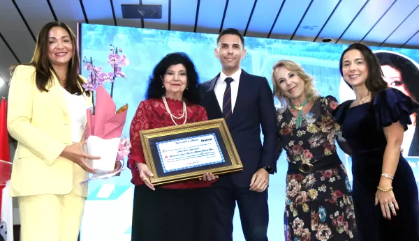 Unimar entrega título de Doutora Honoris Causa à jurista Maria Helena Diniz