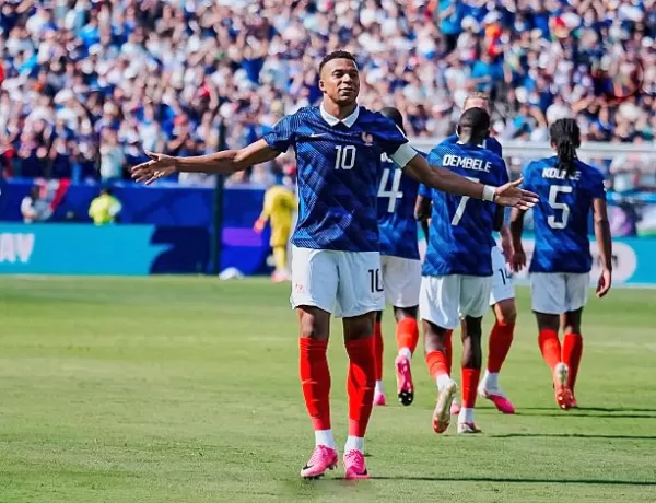 Torcida Campeã: Mbappé marca dois na estreia da França na Copa