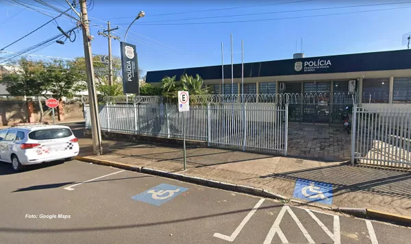 Polícia investiga morte de mulher em banheiro de entidade