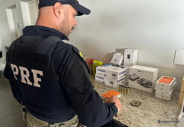 PRF apreende anabolizantes e eletrônicos na BR-153