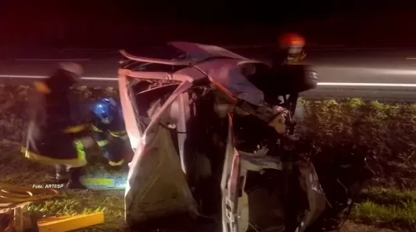 Polícia investiga morte de mulher na rodovia SP-294