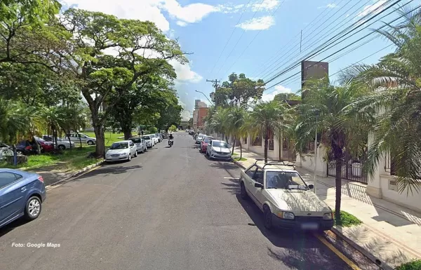 Mulher joga bolsa ao marido para evitar assalto em Marília; veja o resultado