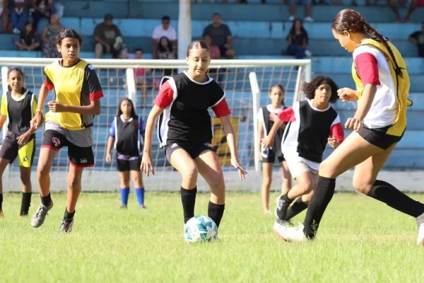 Copa Marília de Futebol de Base categoria feminina começa nesta segunda-feira