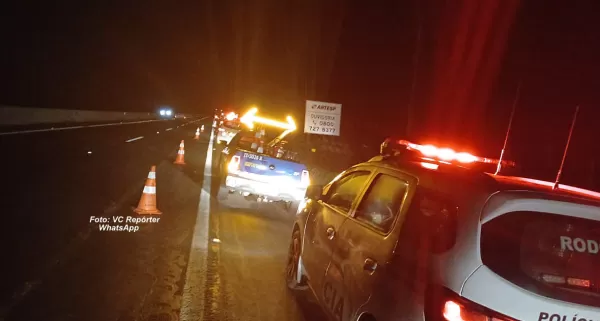 Polícia tenta identificar caminhoneiro envolvido em acidente que deixou motociclista gravemente ferido em Marília