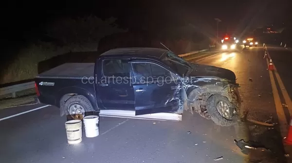 Acidente entre veículos interdita a rodovia SP-294
