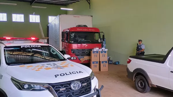 Operação descobre depósito de cigarros contrabandeados